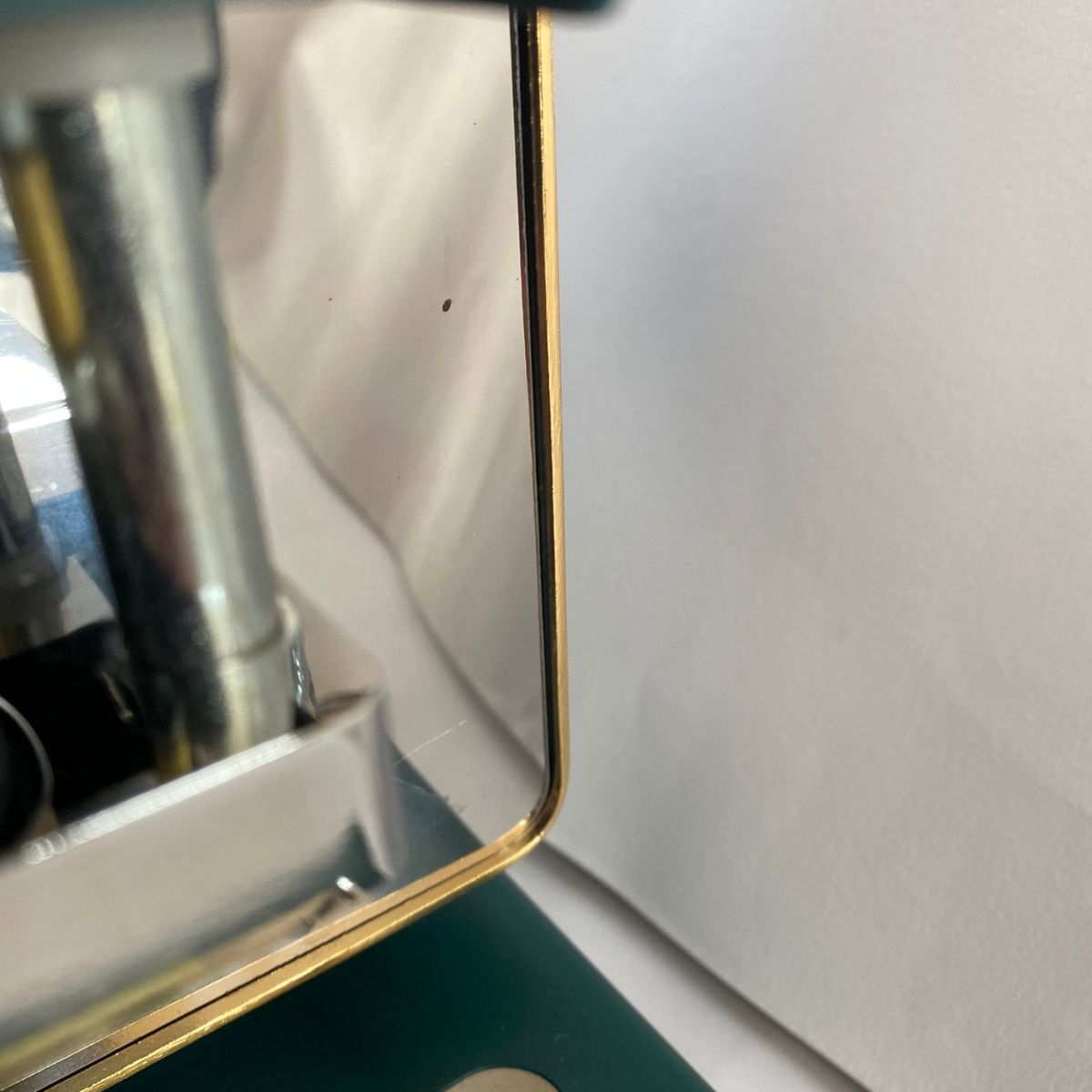 Ikonisches Grün und 24 Karat Gold – Outlet