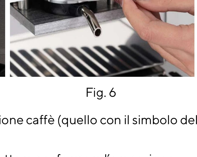 Inserimento della cialda nella macchina Aroma Compact